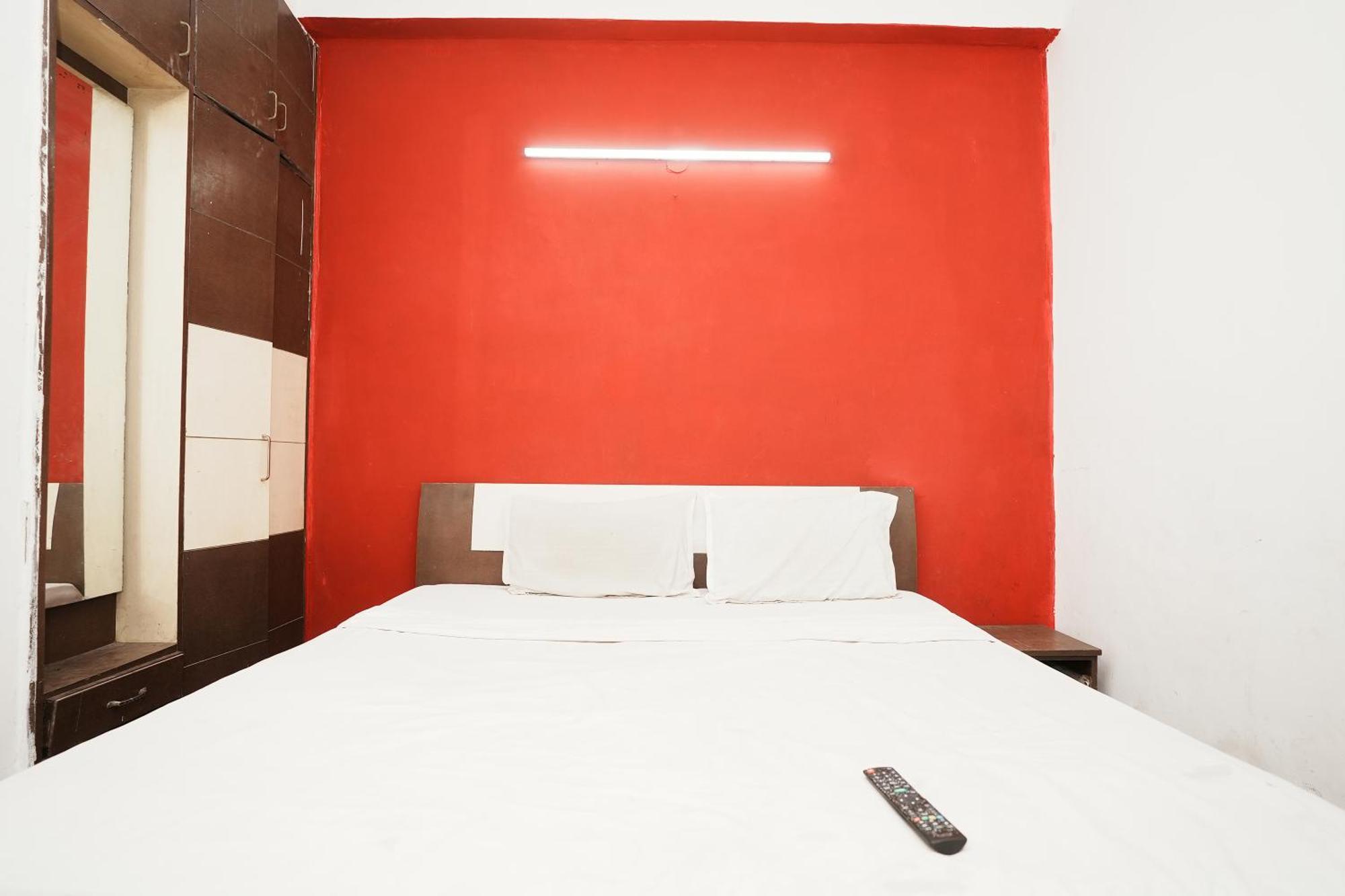 Hotel Sunrise Moon New Delhi Bagian luar foto