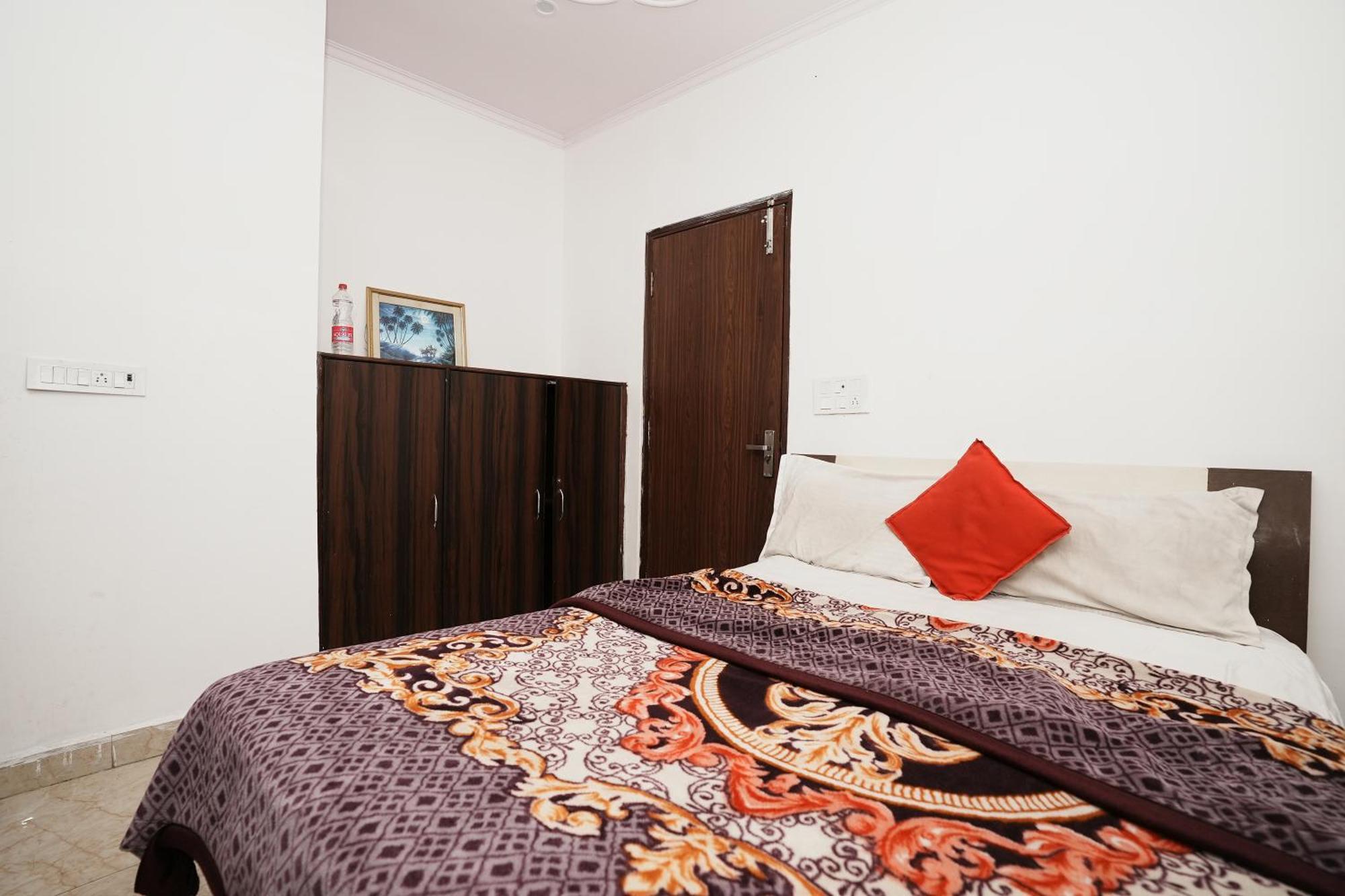 Hotel Sunrise Moon New Delhi Bagian luar foto