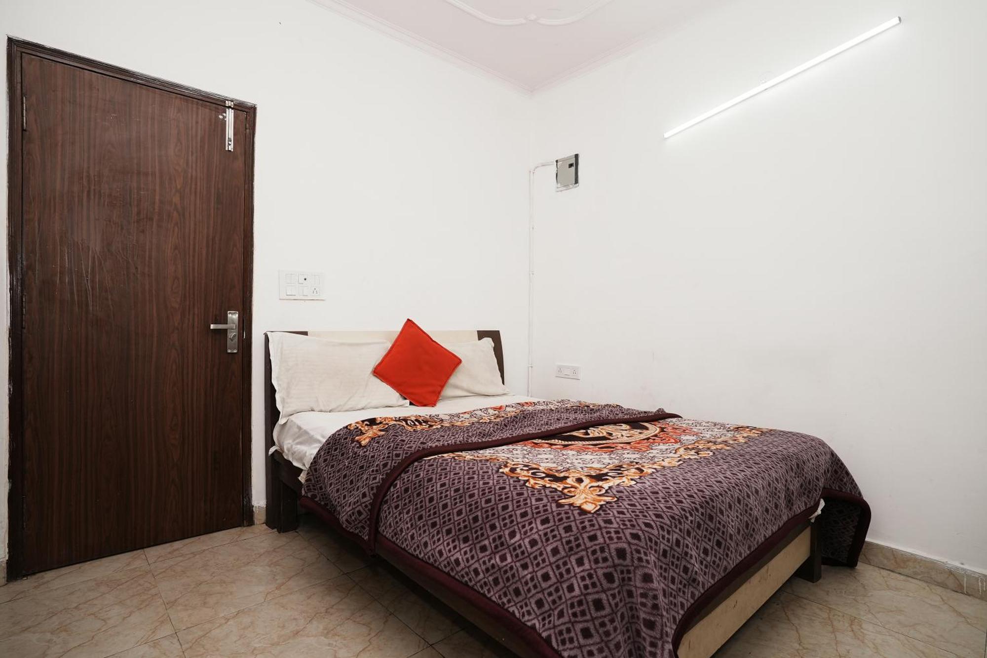 Hotel Sunrise Moon New Delhi Bagian luar foto