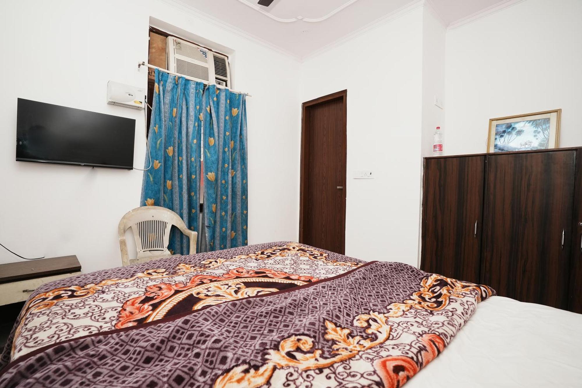 Hotel Sunrise Moon New Delhi Bagian luar foto